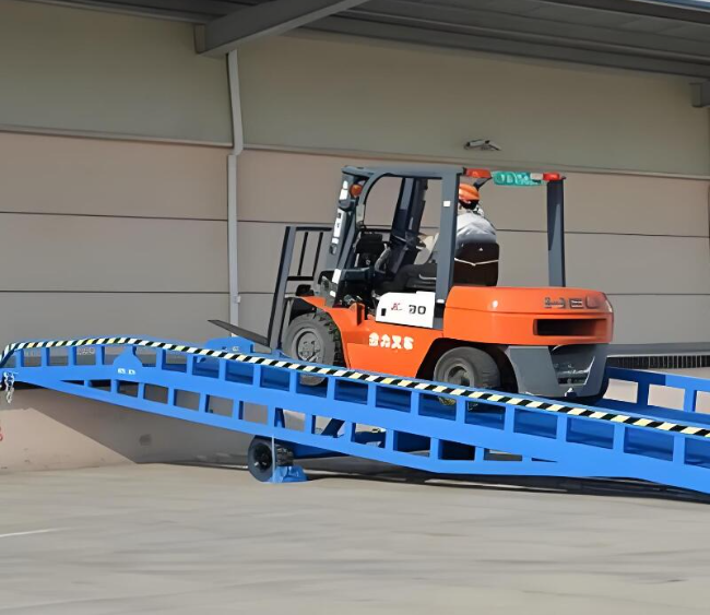 铜川移动式卸货平台（叉车用）
